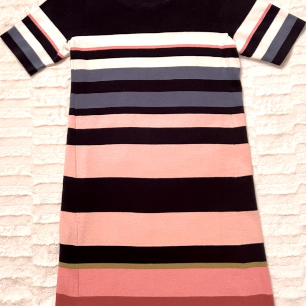 ANN TAYLOR SS SWEATER DRESS. EXCELLENT CONDITION, WOMEN’S SIZE MEDIUM